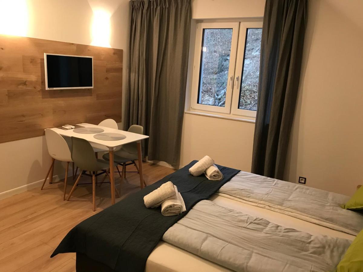 Apartamenty Pod Zamkiem W Janowcu Janowiec Kültér fotó